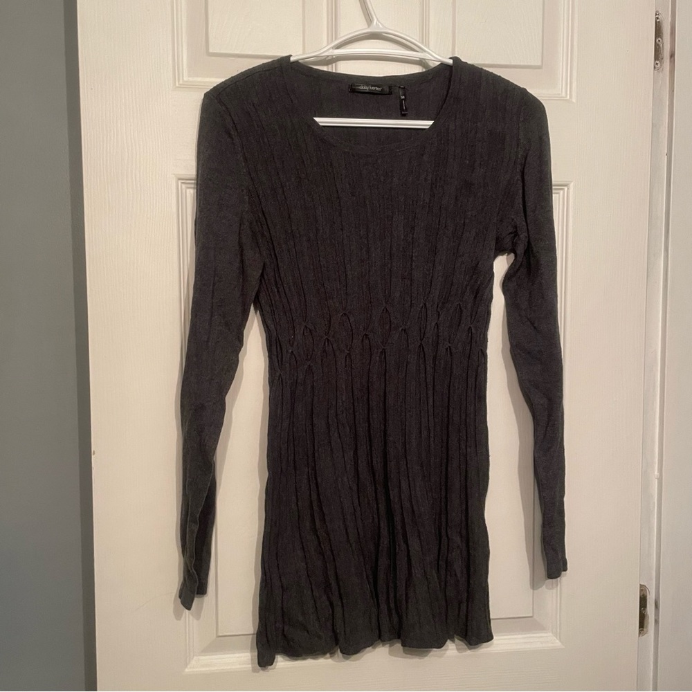 Daisy Fuentes stretchy knit sweater